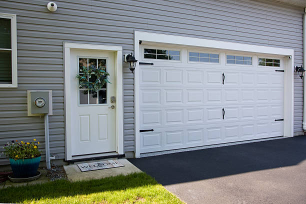 24/7 Emergency Garage Door Roller Replacement experts in Tukwila, WA